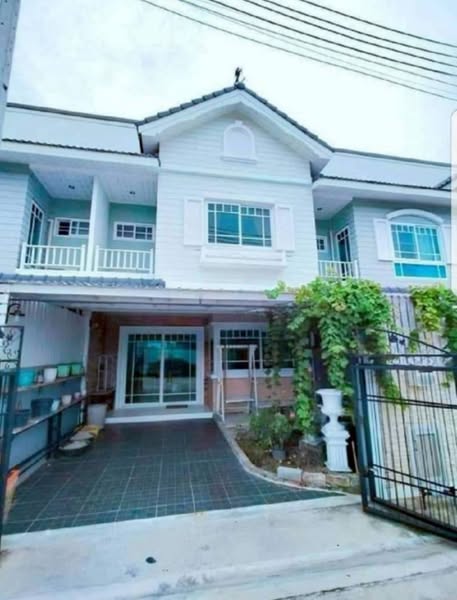 Two Storey Townhouse For Rent