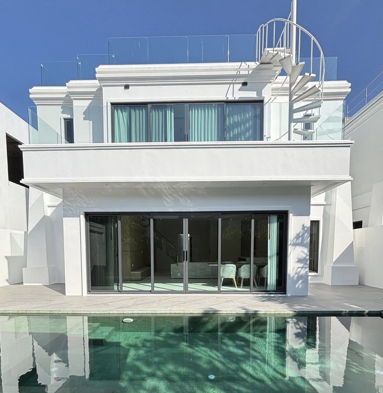 Luxury Pool Villa FOR SALE