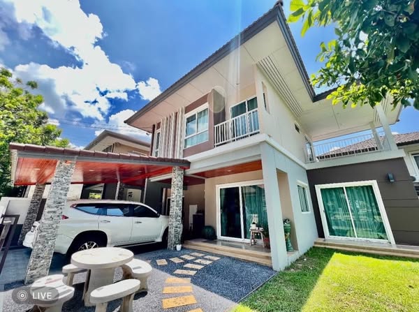 Detached House For Rent