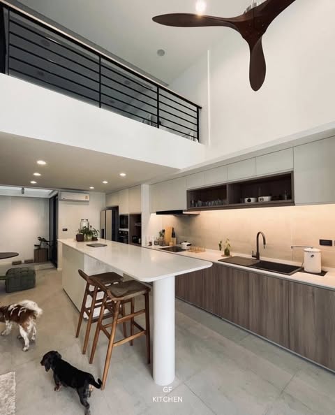 Threee Storey House For Rent