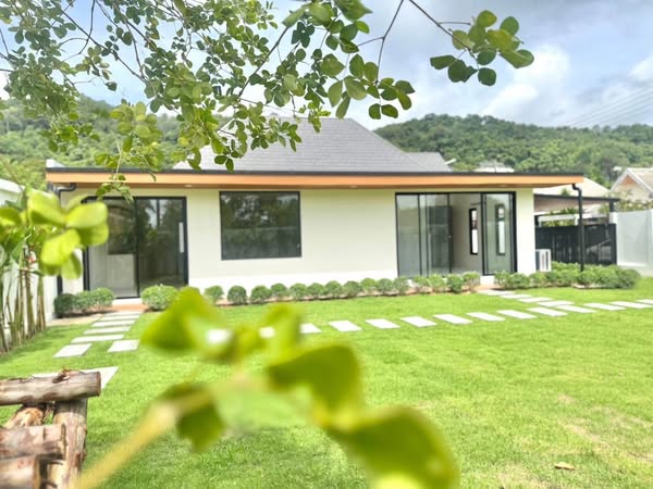 Detached House For Sale