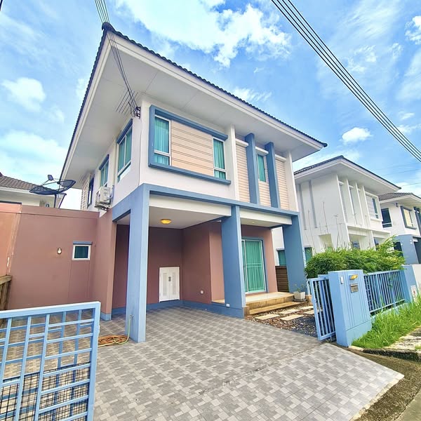 Detached House For Rent