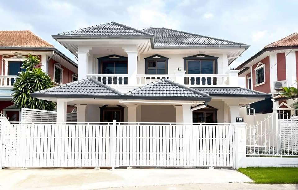 Detached House For Rent