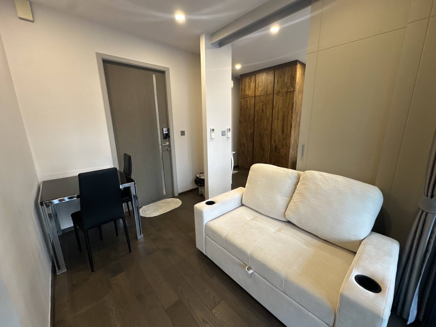 One Bedroom Condo For Rent