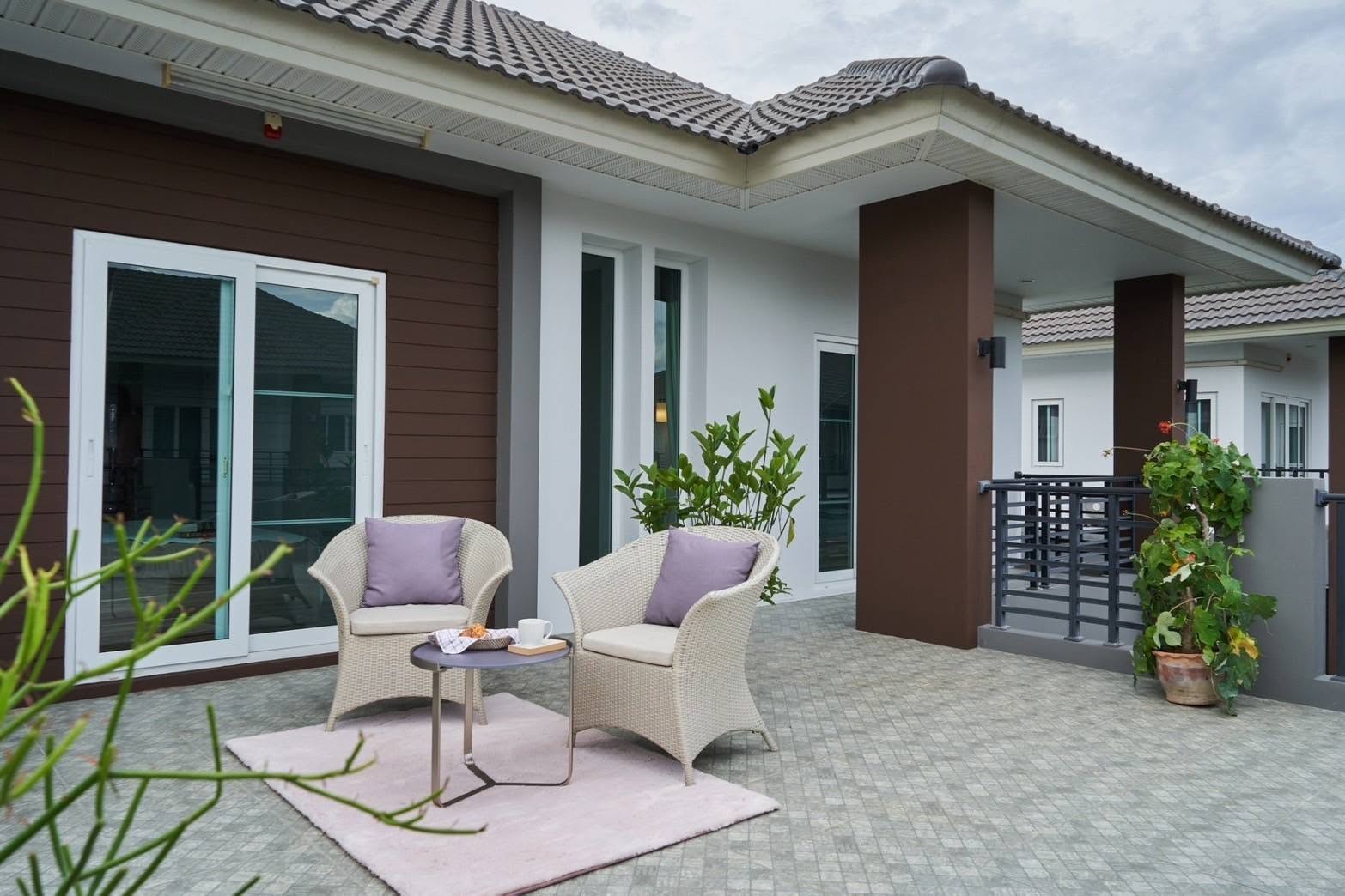Detached House For Sale