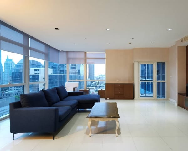 Luxury Three Bedroom Apartment For Rent