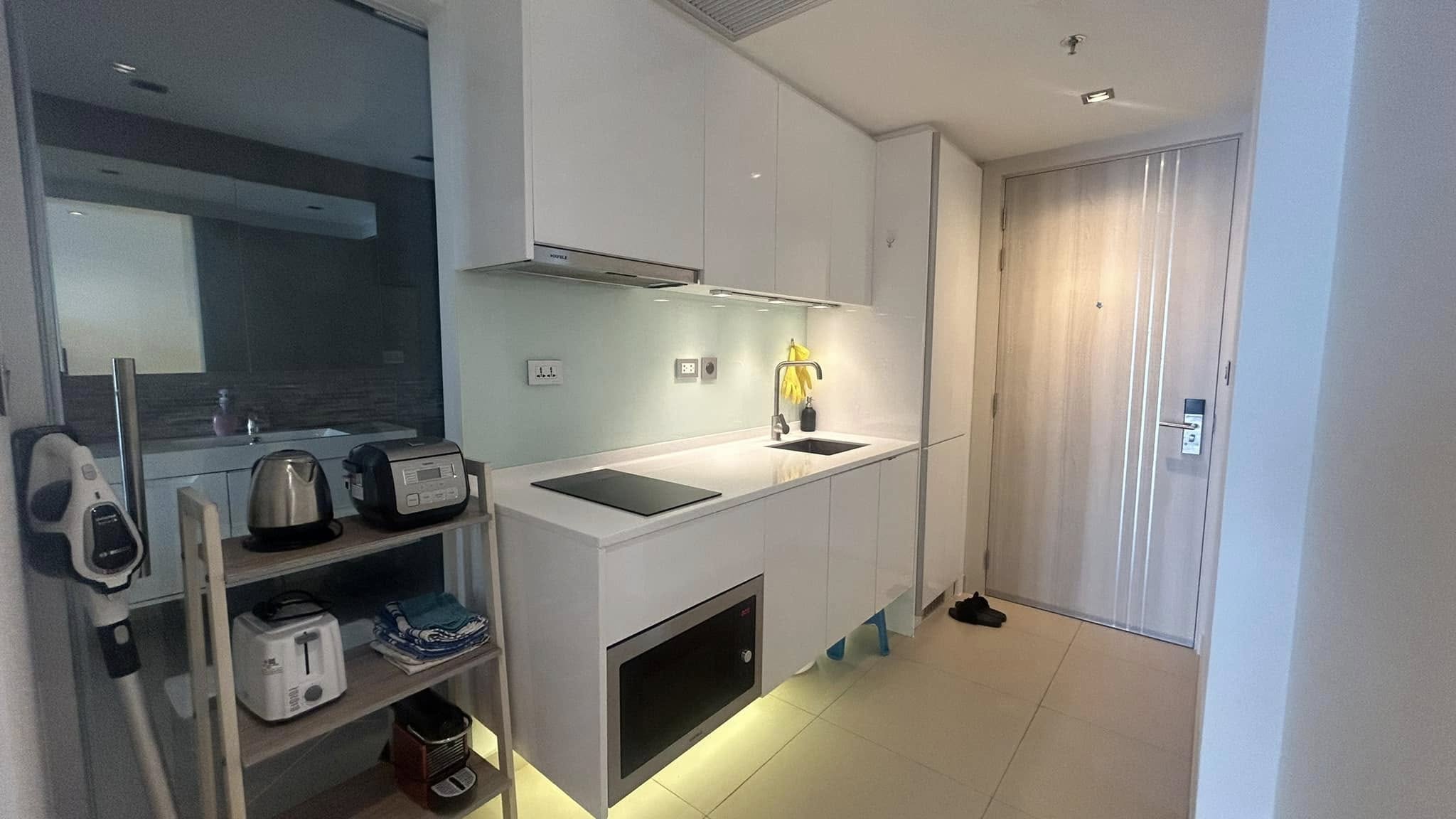Large Studio Room For Rent