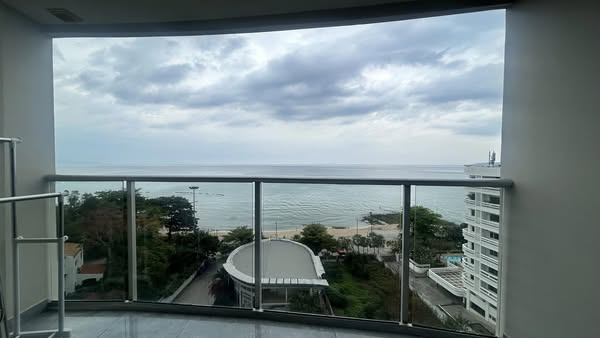 Large Studio Room For Rent