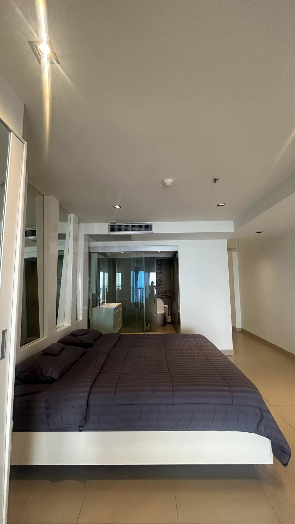 Large Studio Room For Rent