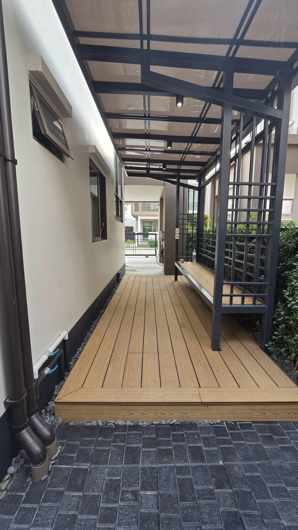 Detached House For Rent