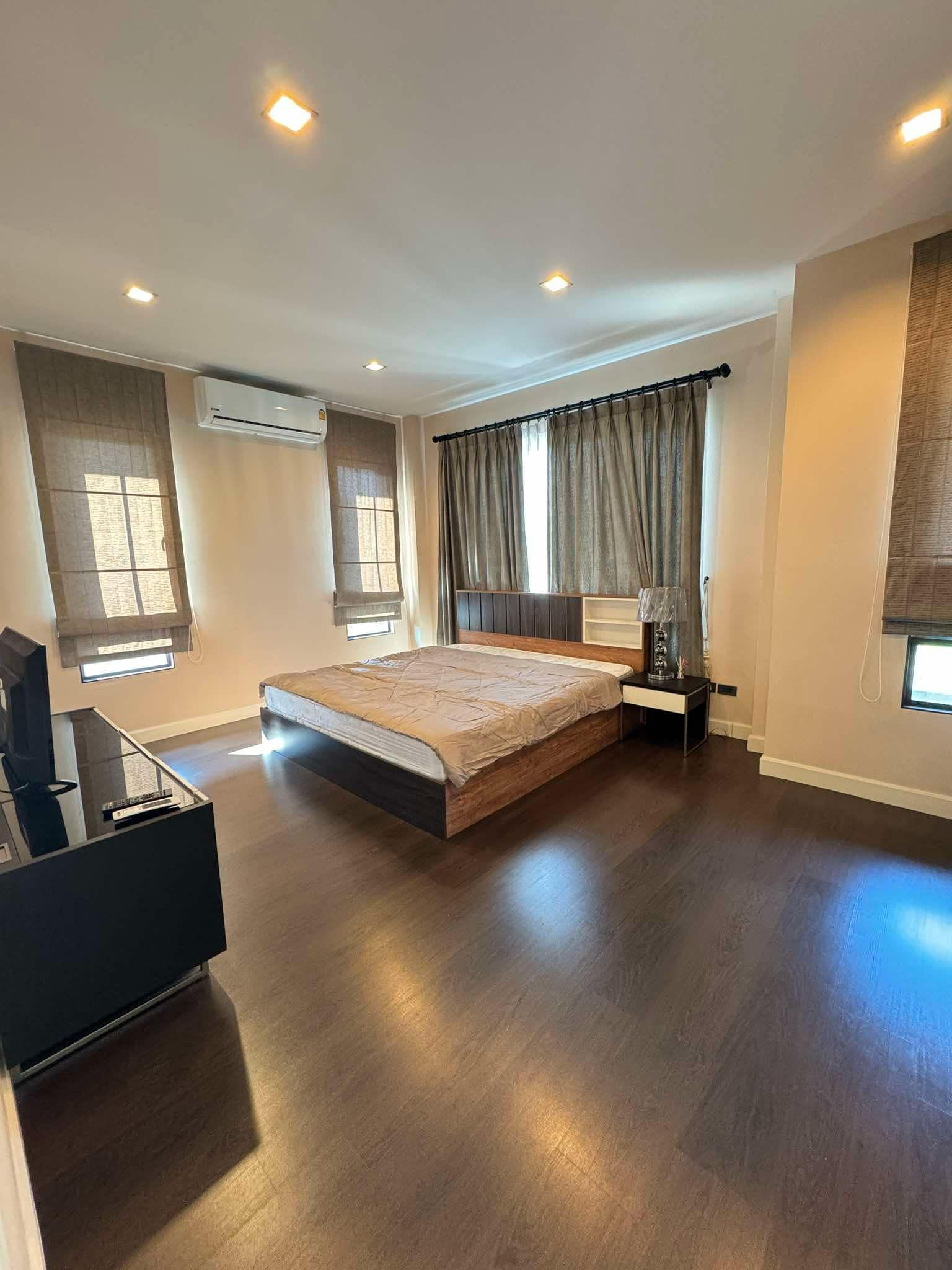 Luxury Villa For Rent