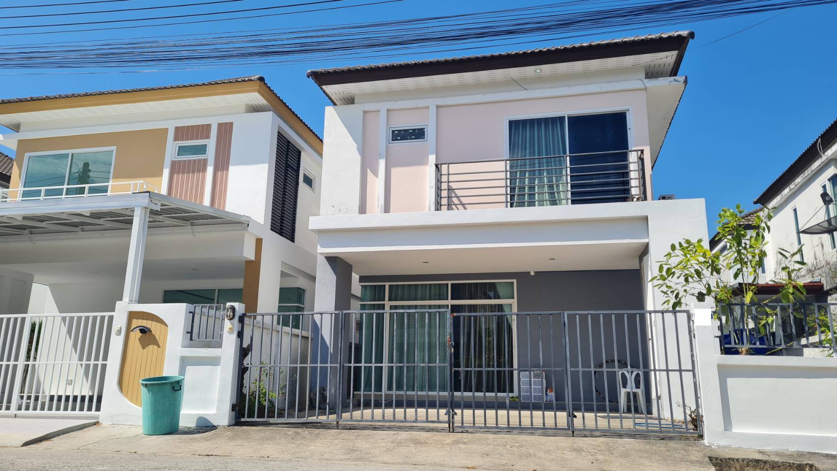 Detached House For Rent