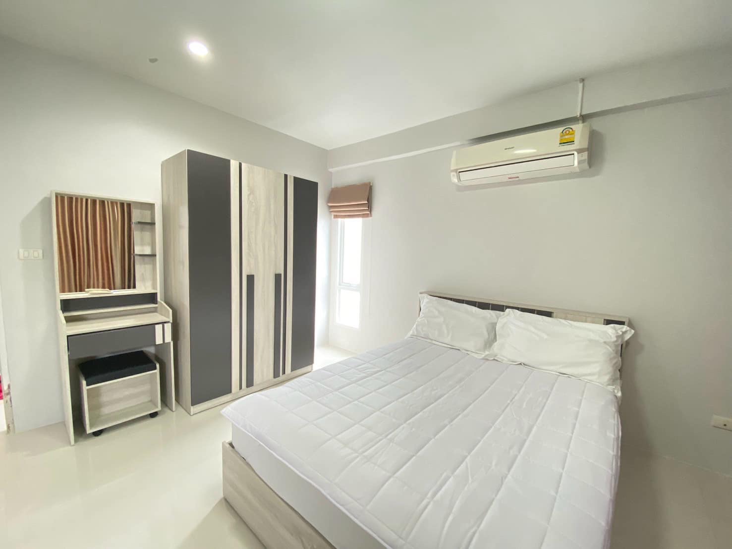 Detached House For Rent