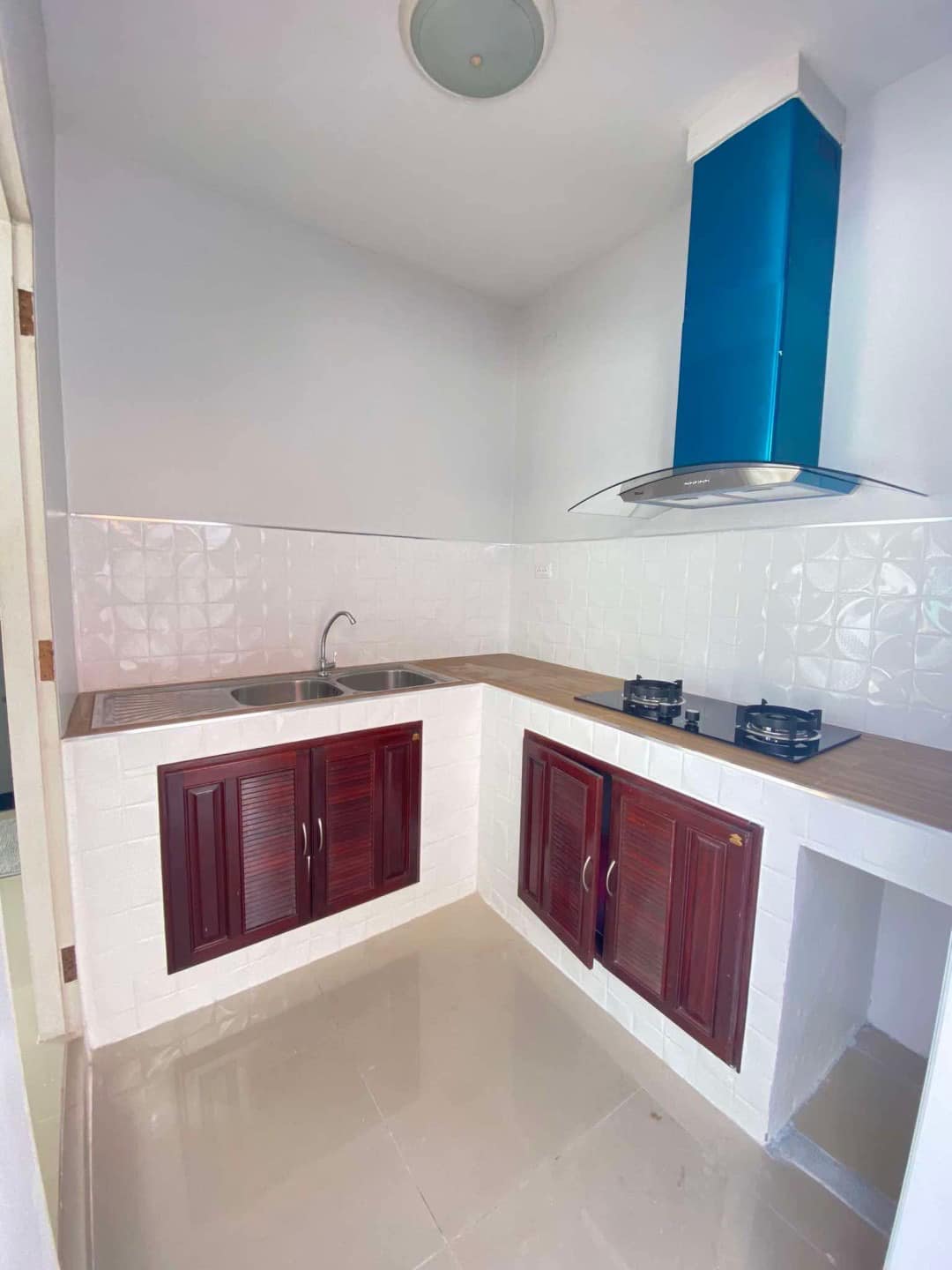 Detached House For Rent