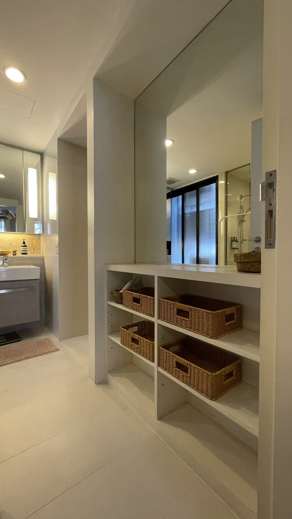 One Bedroom Condo For Rent