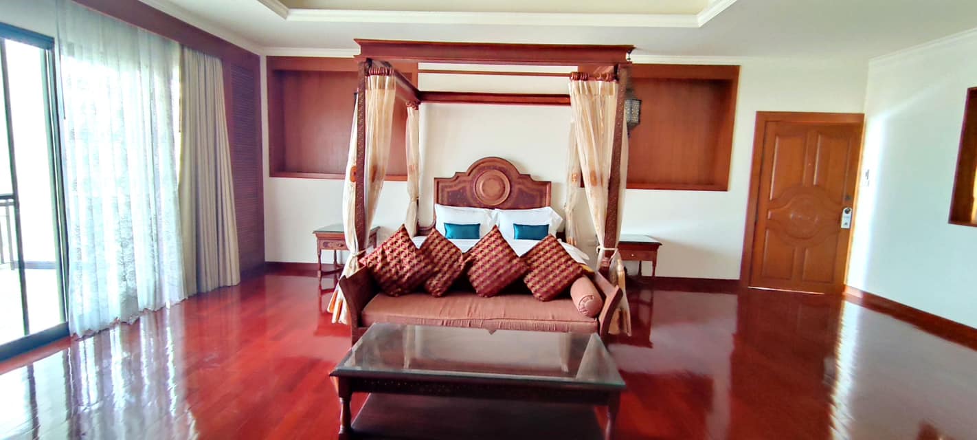 Luxury Pool Villa For Rent