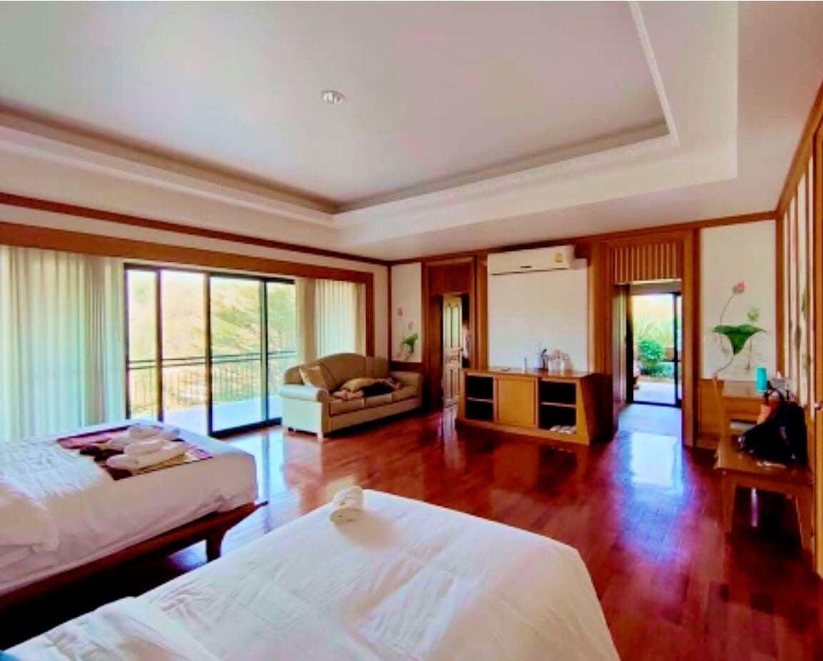 Luxury Pool Villa For Rent