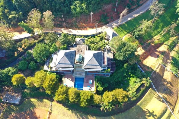 Luxury Pool Villa For Rent