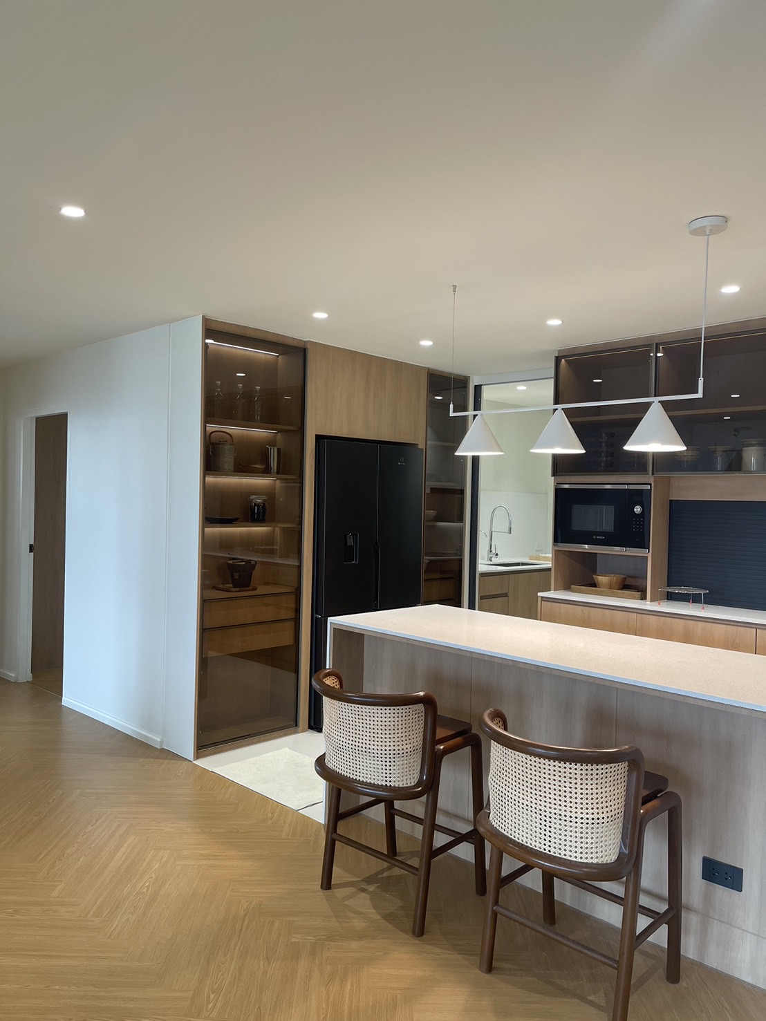 Luxury Three Bedroom Apartment For Rent