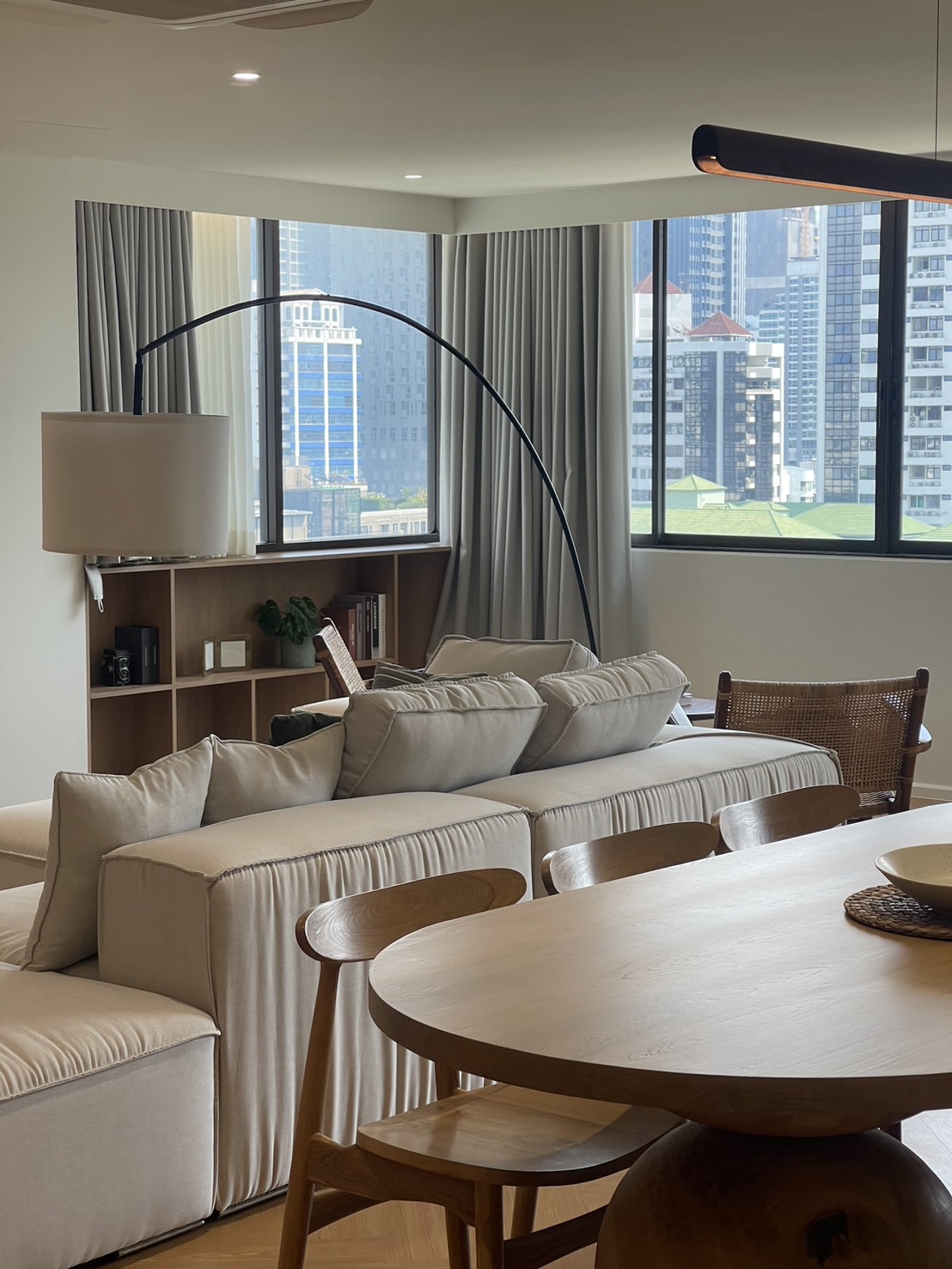 Luxury Three Bedroom Apartment For Rent
