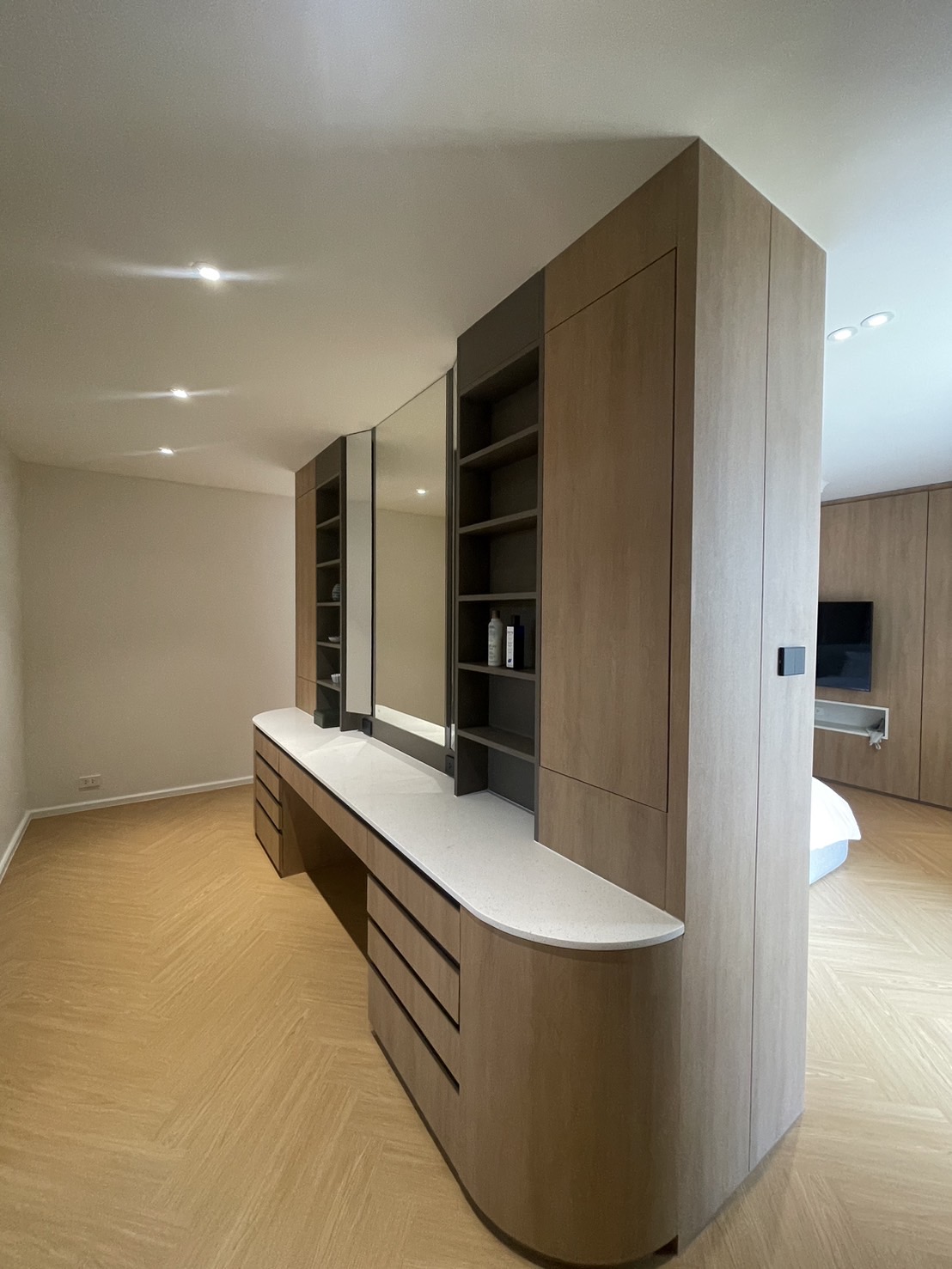 Luxury Three Bedroom Apartment For Rent