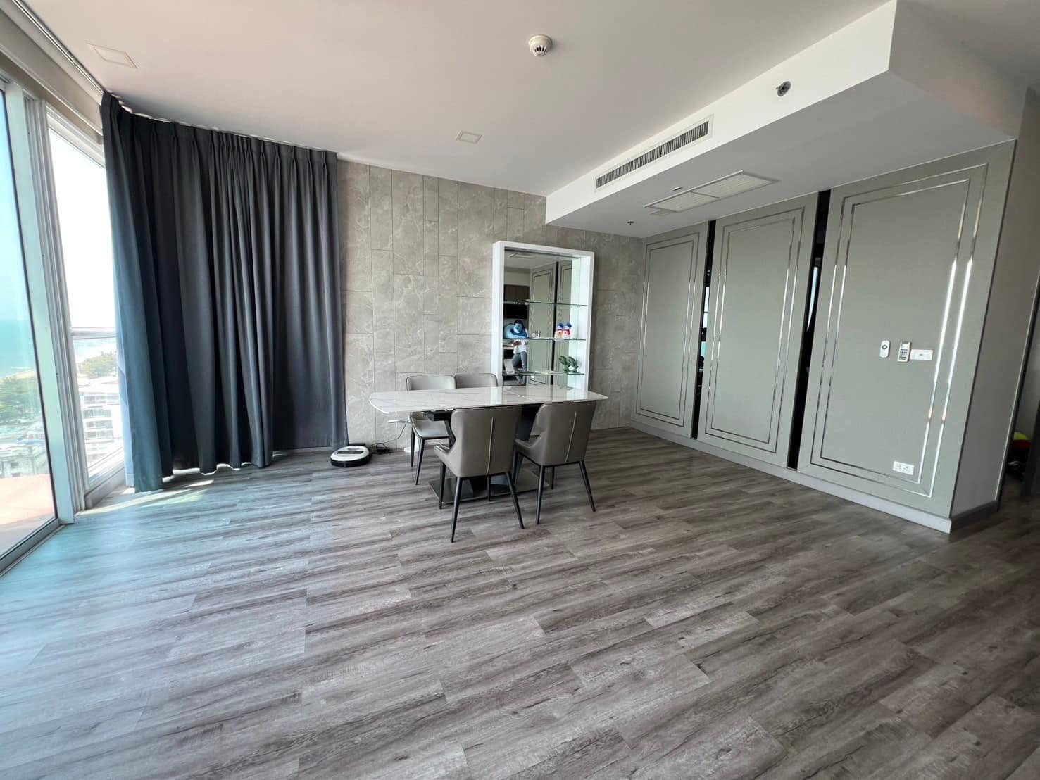 Luxury Three Bedroom Apartment For Sale