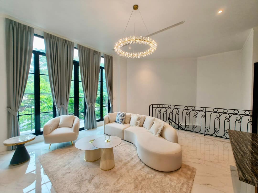 Luxury Pool Villa For Sale