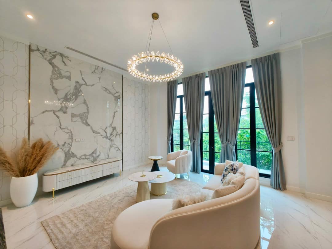 Luxury Pool Villa For Sale