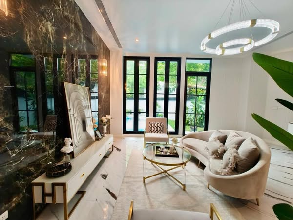 Luxury Pool Villa For Sale