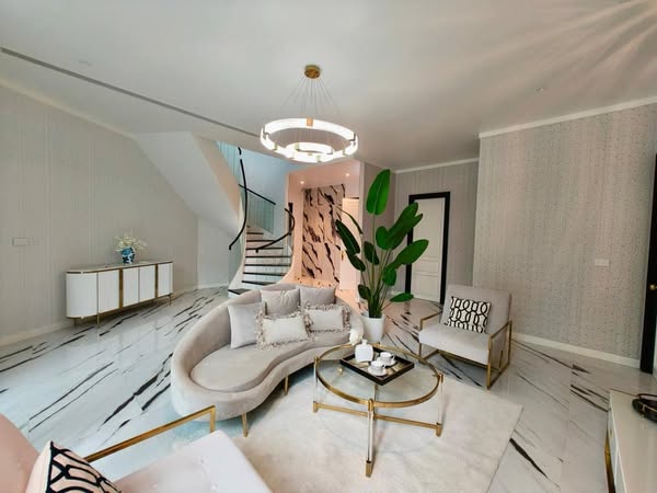 Luxury Pool Villa For Sale