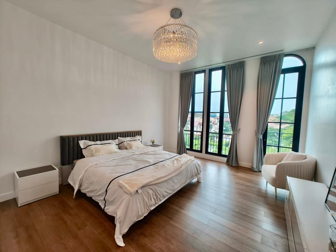 Luxury Pool Villa For Sale