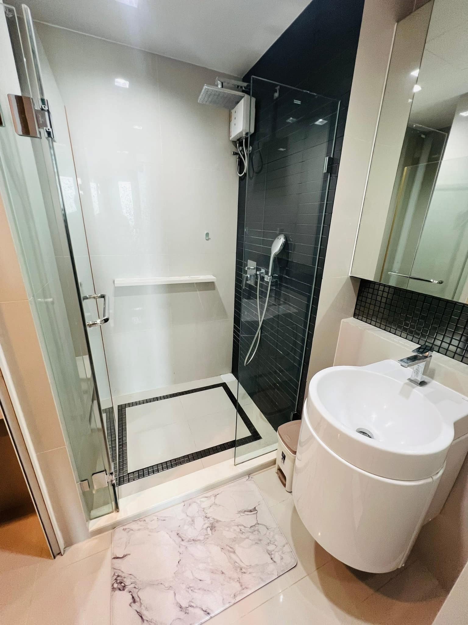 One Bedroom Condo For Rent