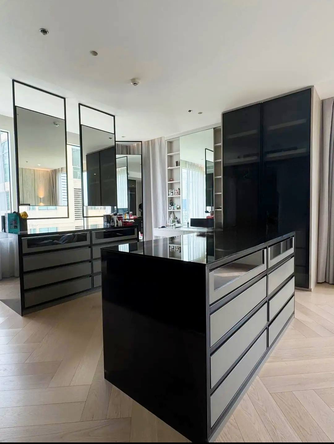 Luxury Two Bed Room Apartment For Rent 