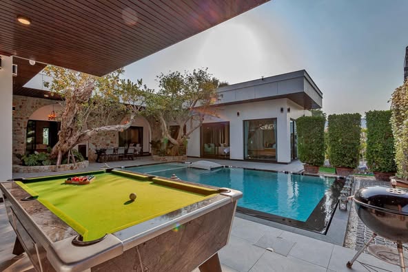 Luxury Pool Villa For Rent