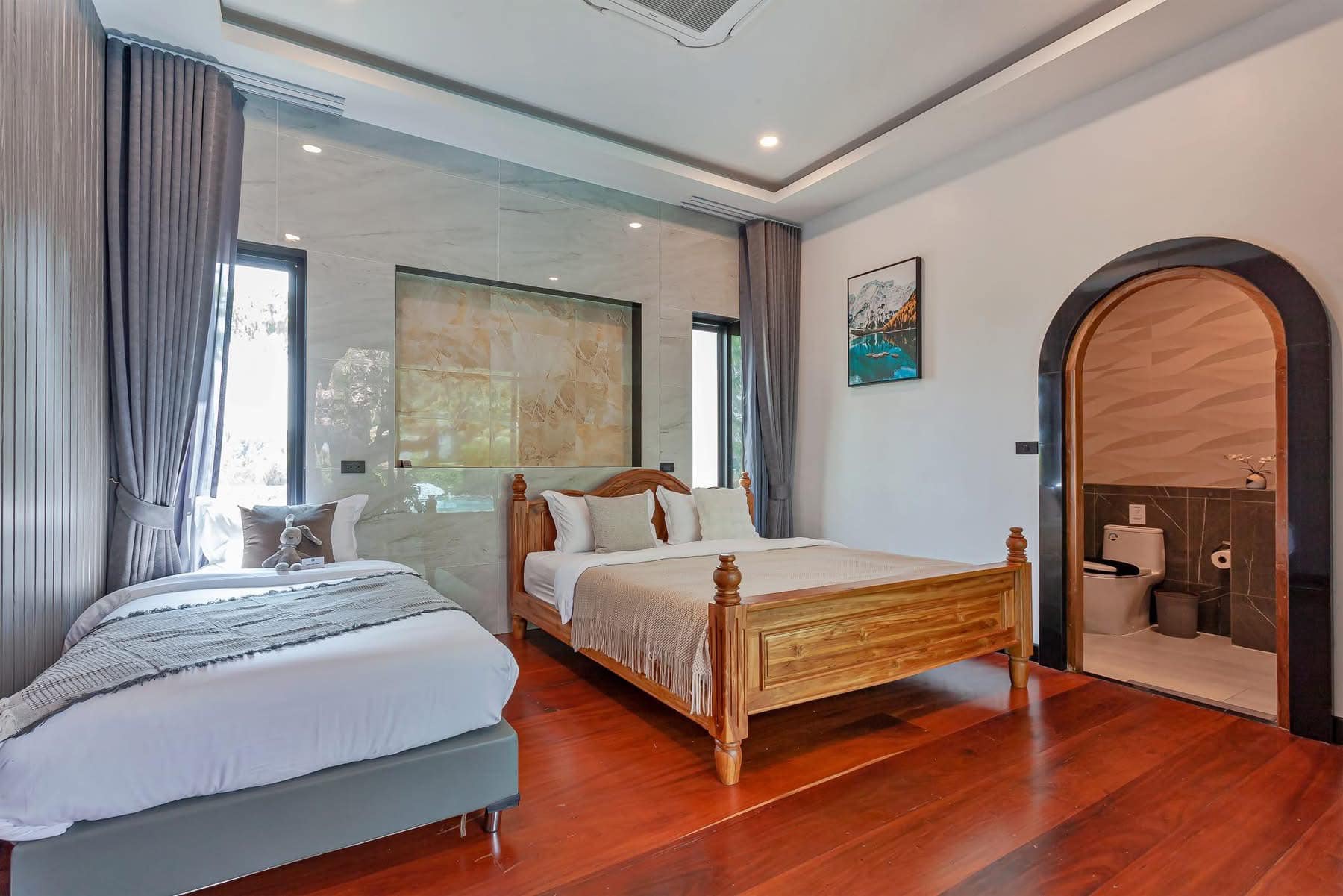 Luxury Pool Villa For Rent