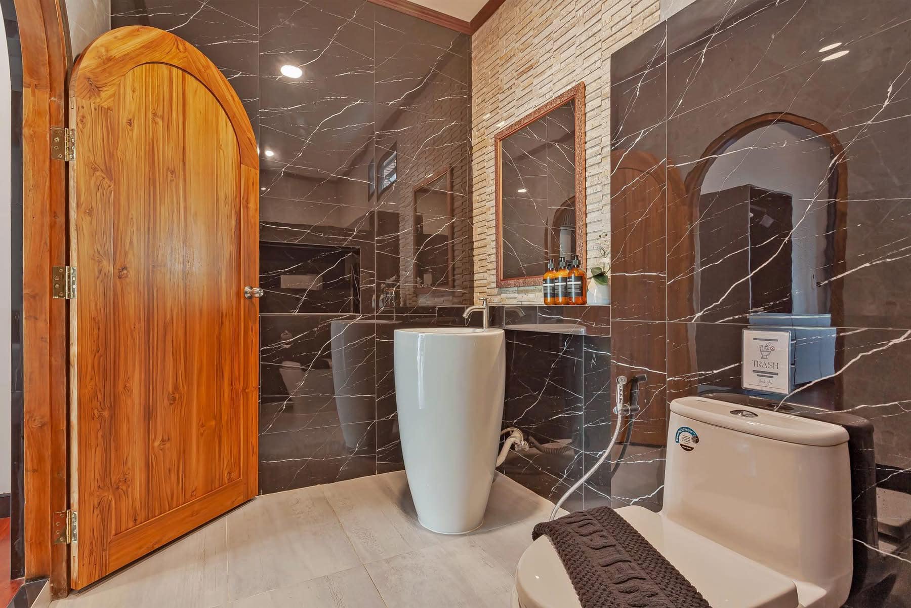 Luxury Pool Villa For Rent