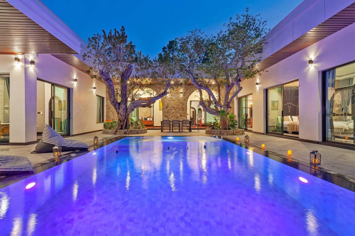 Luxury Pool Villa For Rent