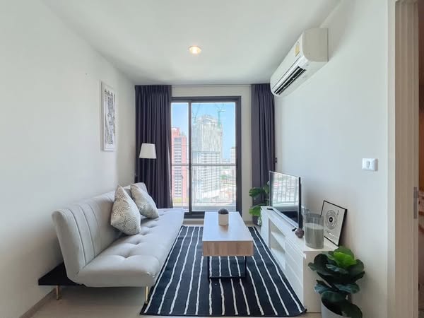 One Bedroom Condo For Rent