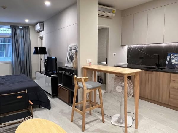 One Bedroom Condo For Rent