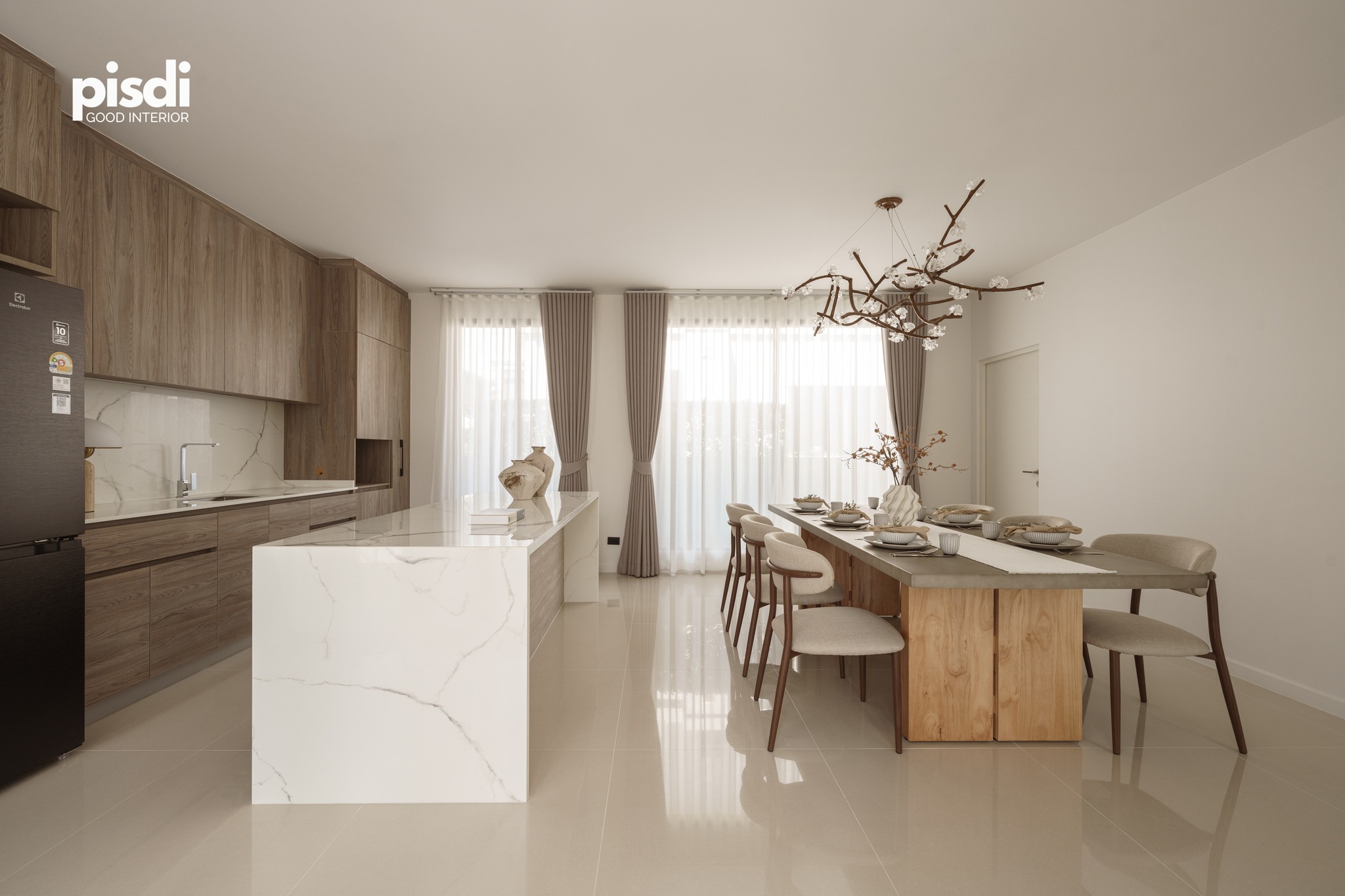 Detached House For Rent