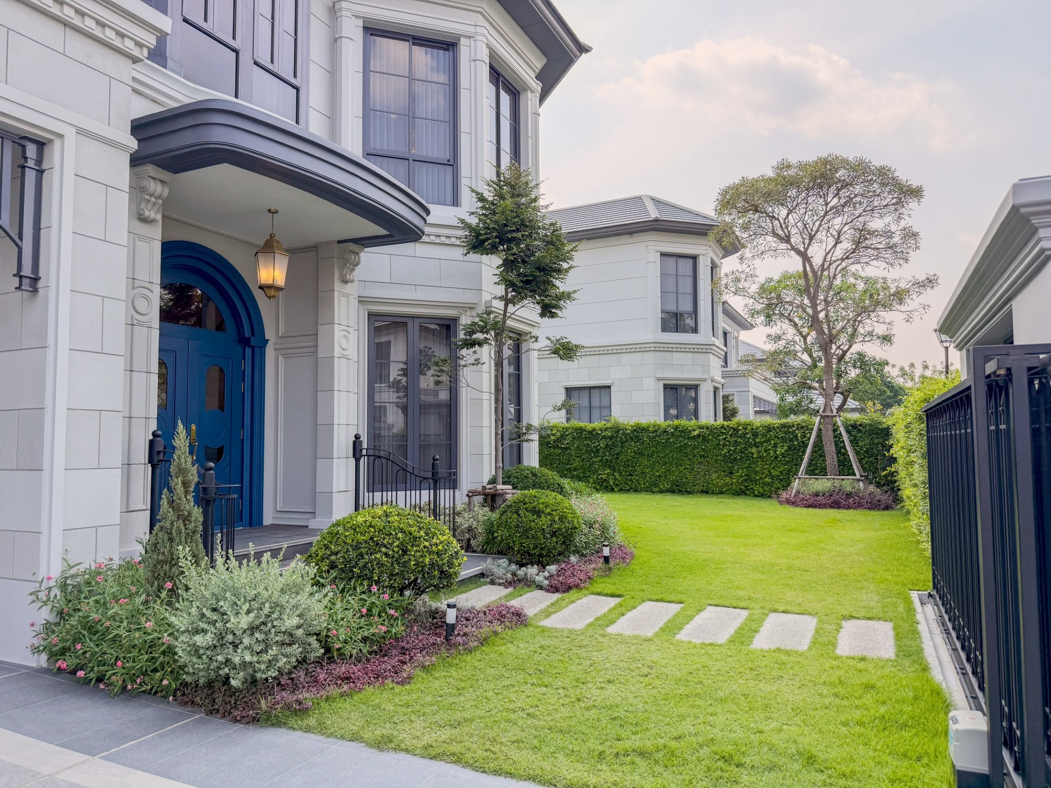 Luxury Mansion-Style House For Sale