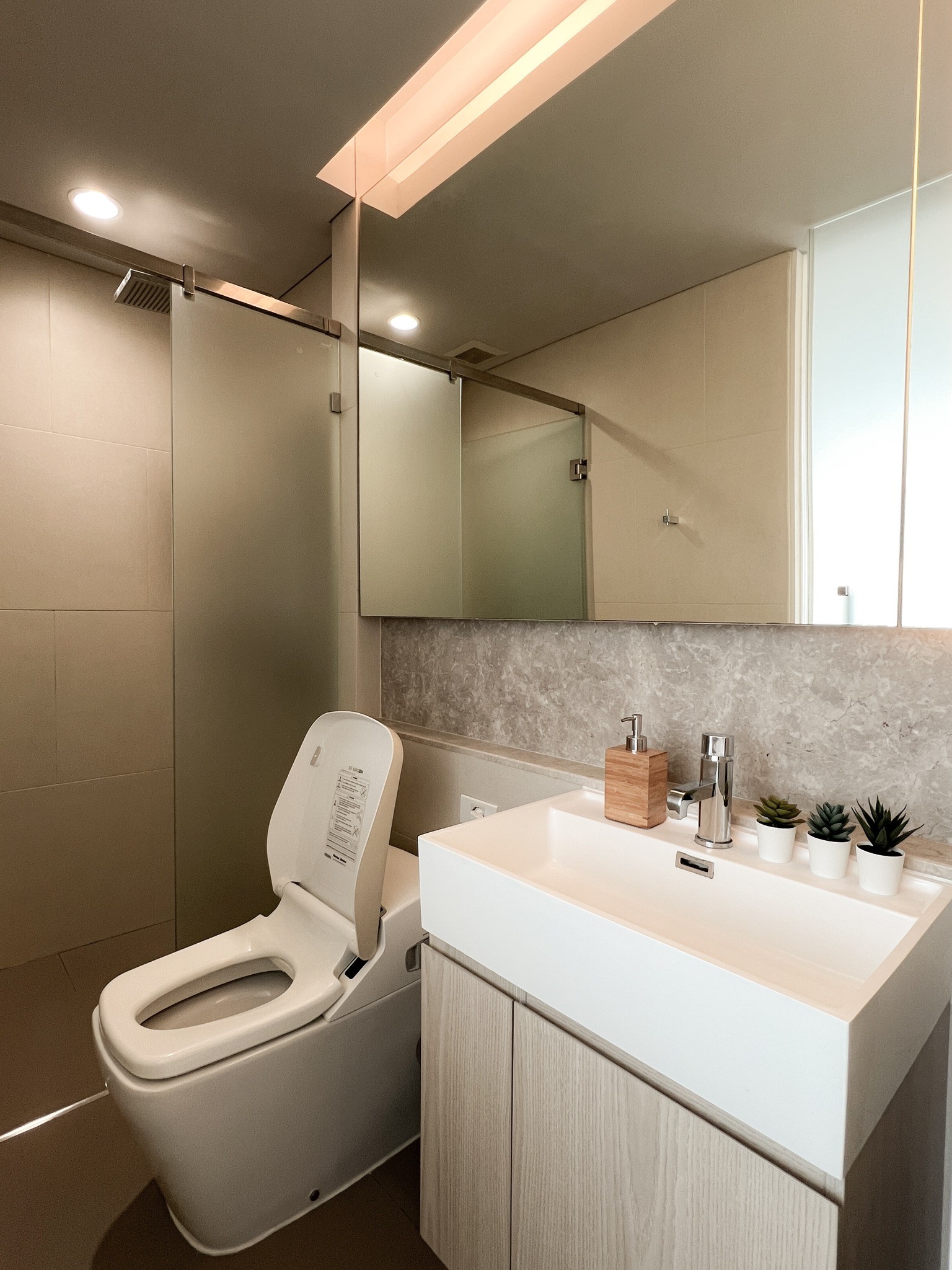 One Bedroom Condo For Rent
