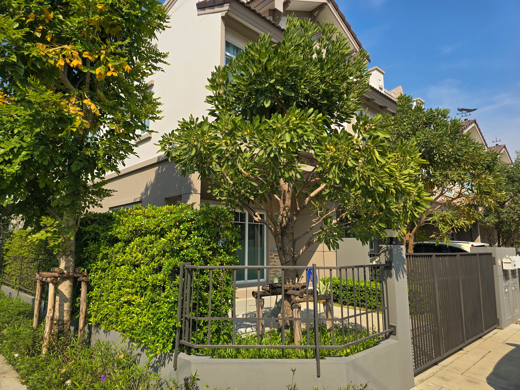 Town house for Sale