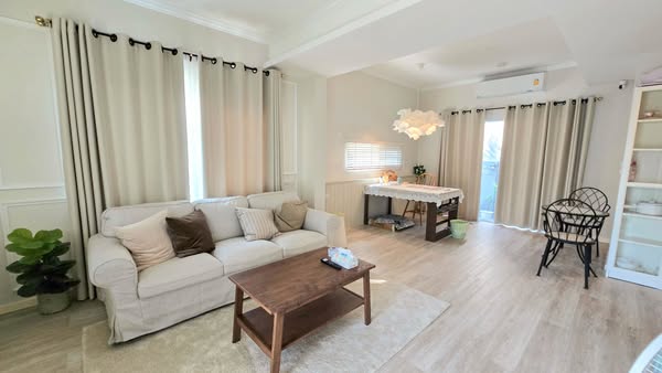 Town house for Sale