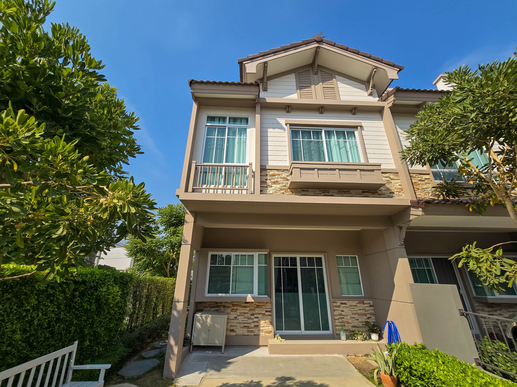 Town house for Sale