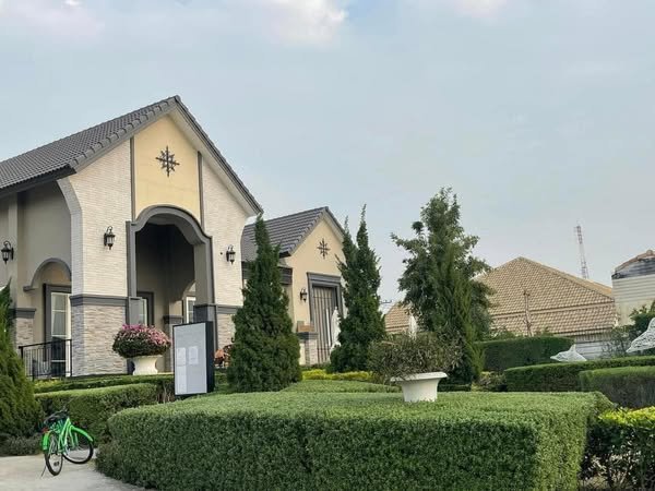 Town house For Rent