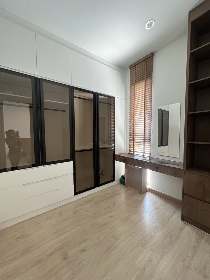 Detached House for Sale