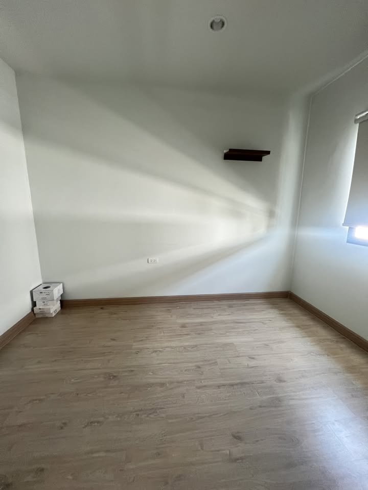 Detached House for Sale
