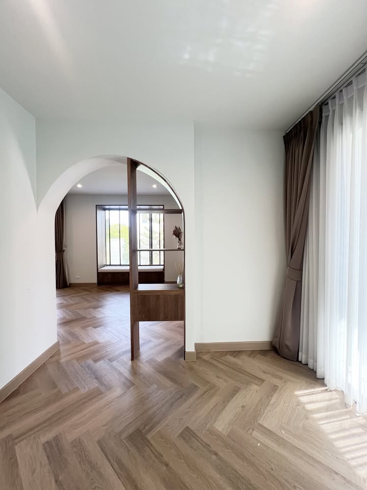 Detached House for Sale