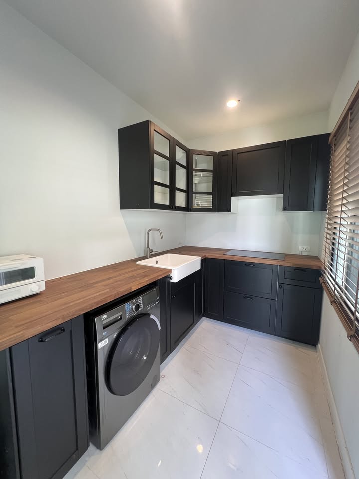 Detached House for Sale